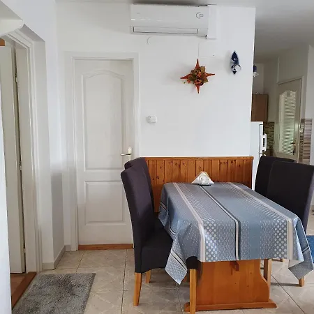 Laguna Apartmanhaz * ヘーヴィーズ